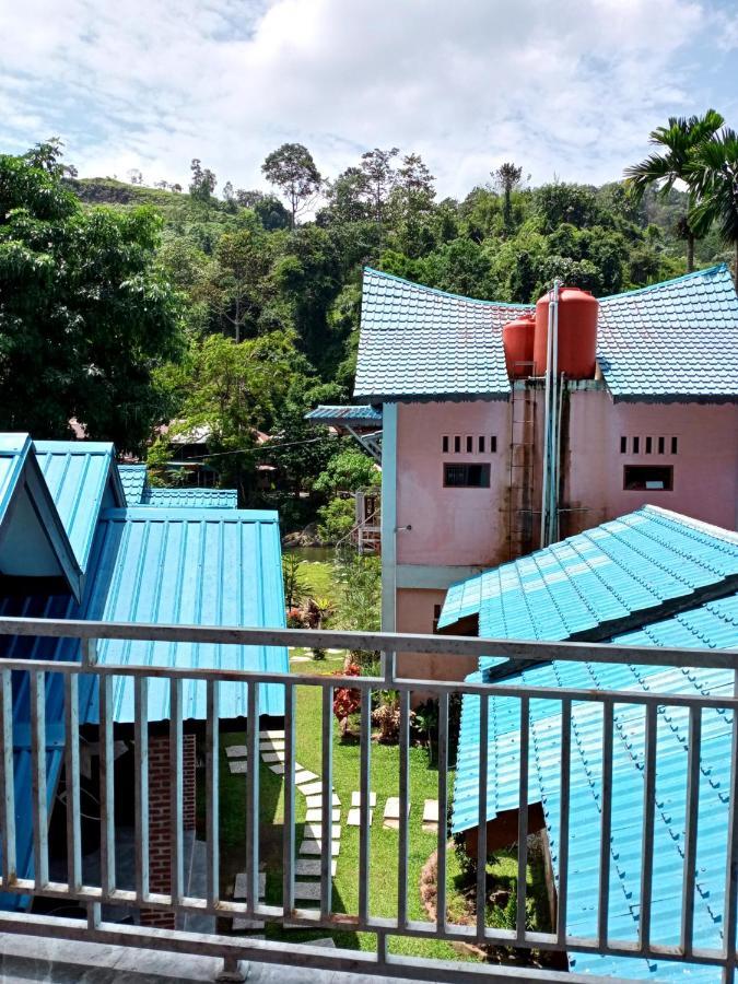 Hotel Thomas' Retreat Bukit Lawang Exteriér fotografie