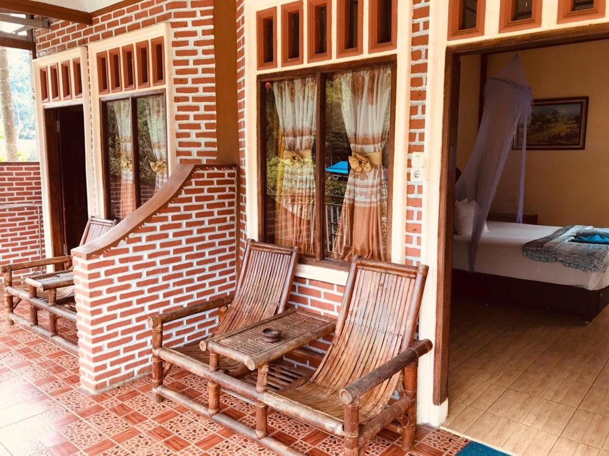 Hotel Thomas' Retreat Bukit Lawang Exteriér fotografie